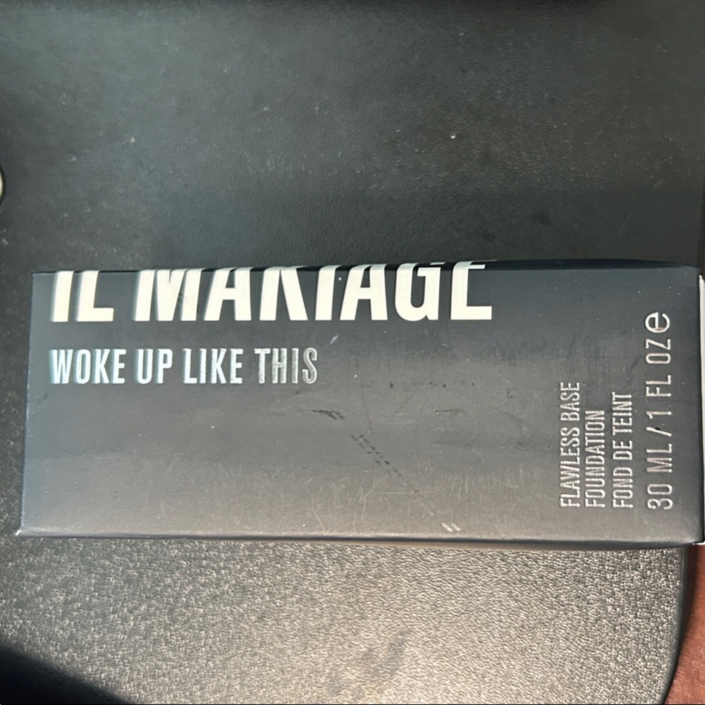 IL MAKIAGE Flawless Base Foundation - nib series cl060